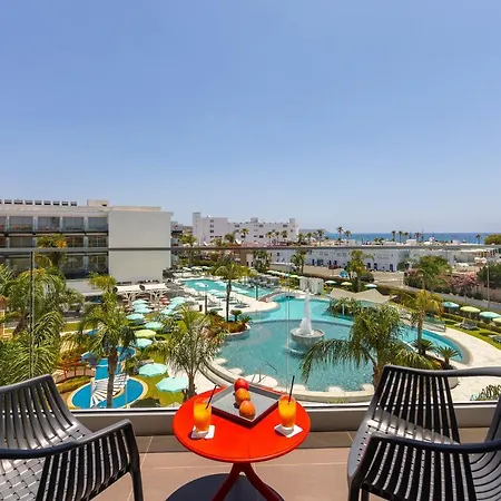 Faros Hotell 4*