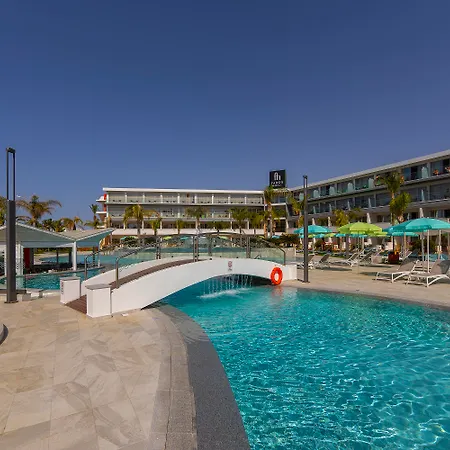 Faros Hotell 4*