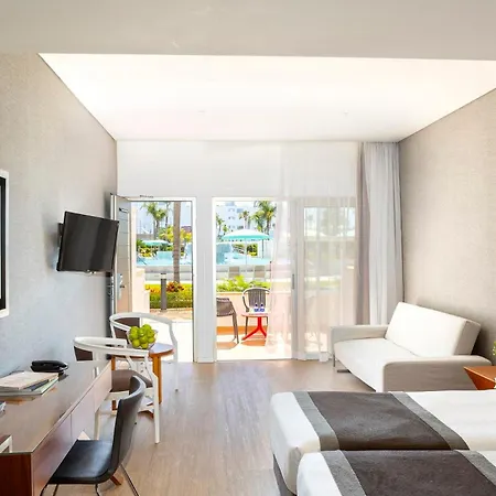 Hotell Faros 4*